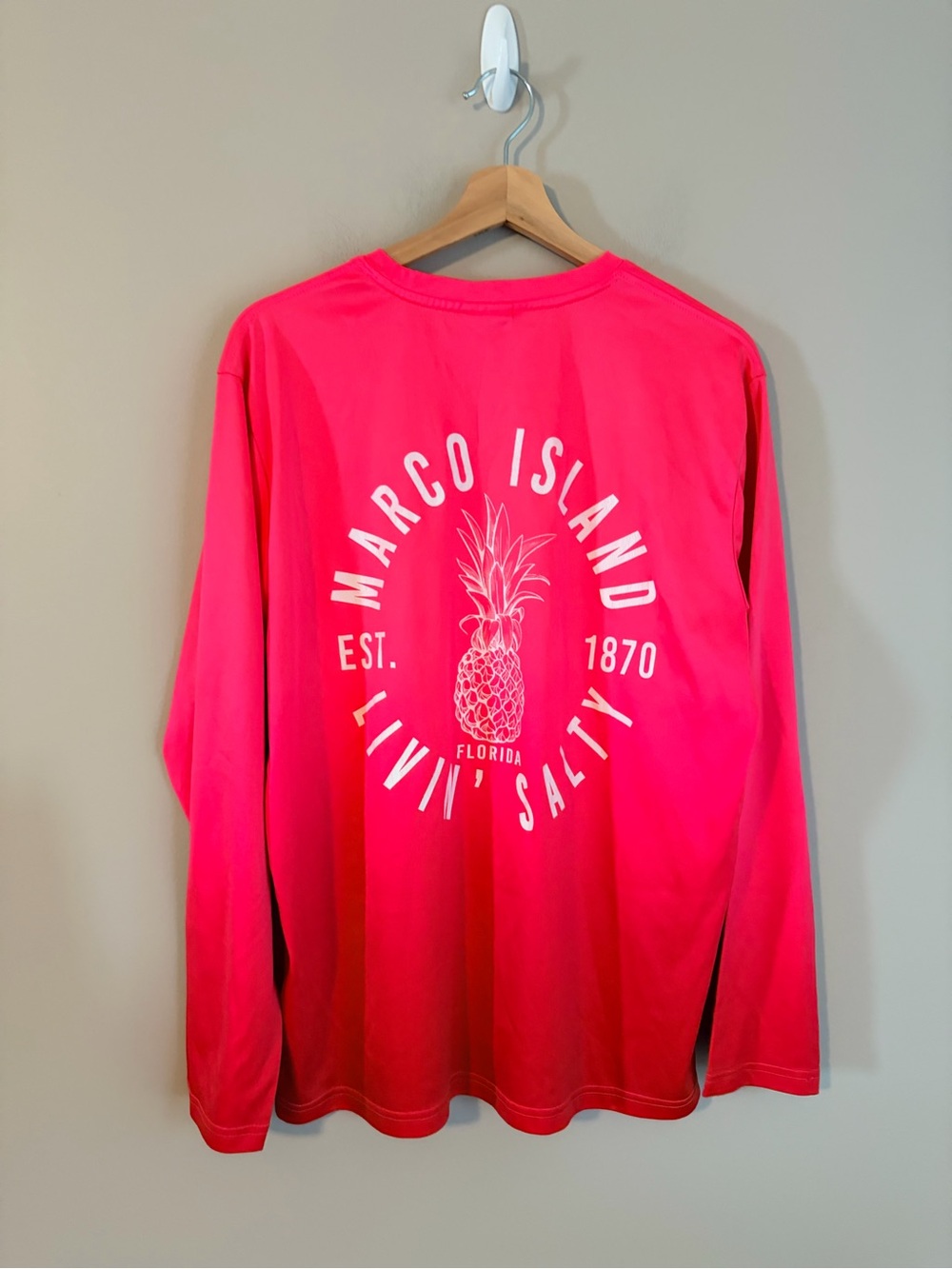Spicy Tuna rash guard men’s XL pink Marco island FL Long Sleeve